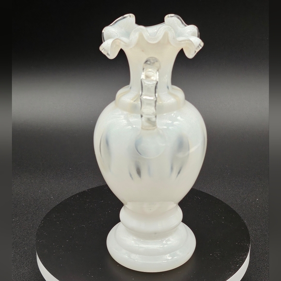 VTG FENTON MOONSTONE OPALESCENT MILK GLASS COIN DOT PITCHER VASE W/ HANDLE READ - Picture 3 of 7